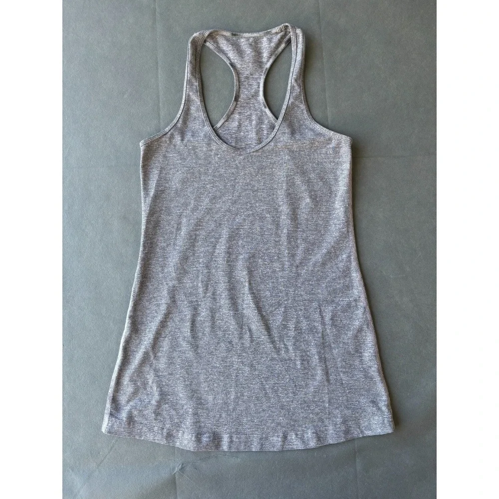 Lululemon Tank Top Women ‎ Sz 0 Gray Striped Scoop Neck Racerback Performance